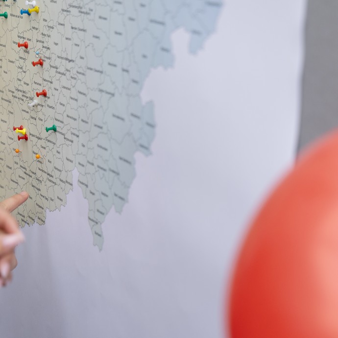 Karte von NRW mit Pinnnadeln (vergrößerte Bildansicht wird geöffnet)