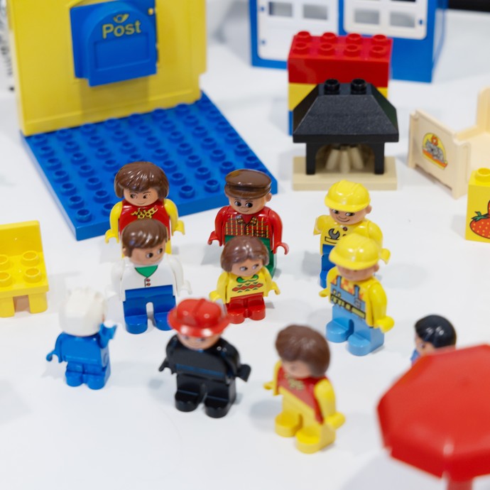 verschiedene Legofiguren (vergrößerte Bildansicht wird geöffnet)